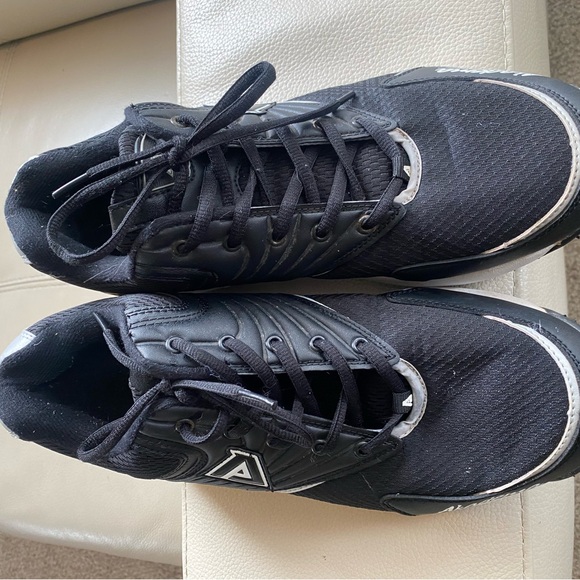 Black Athletic Softball Men's Shoes - Picture 4 of 7